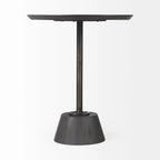 Table sur pied avec détails - 24 H x 20 L x 20 P