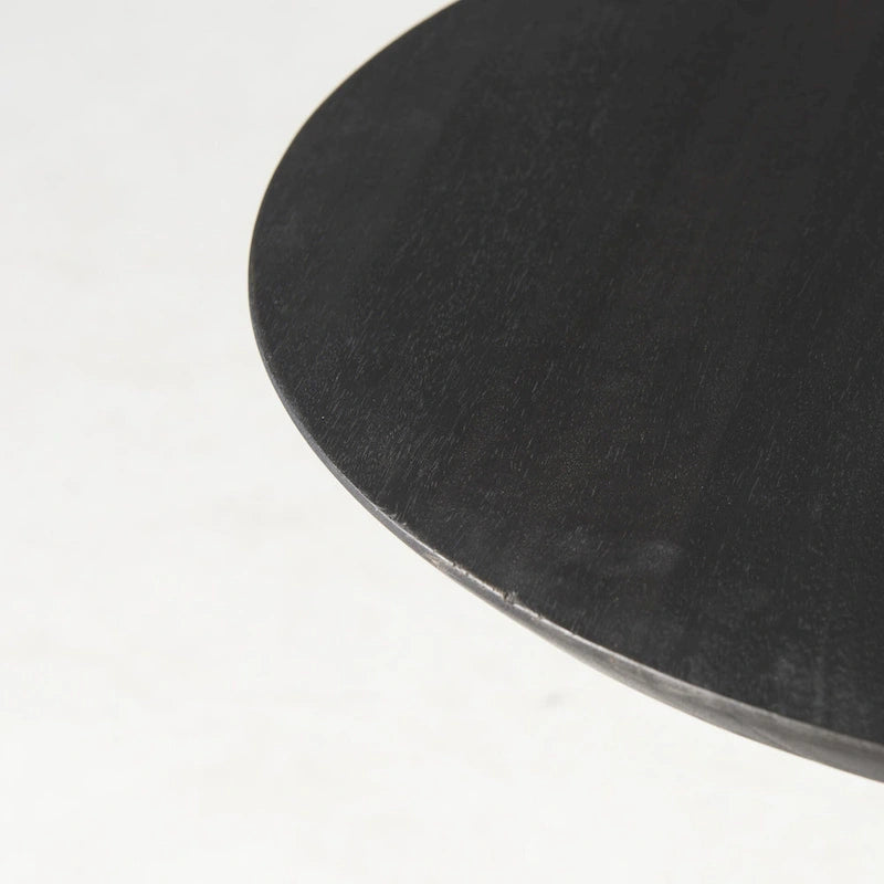 Table sur pied avec détails - 24 H x 20 L x 20 P