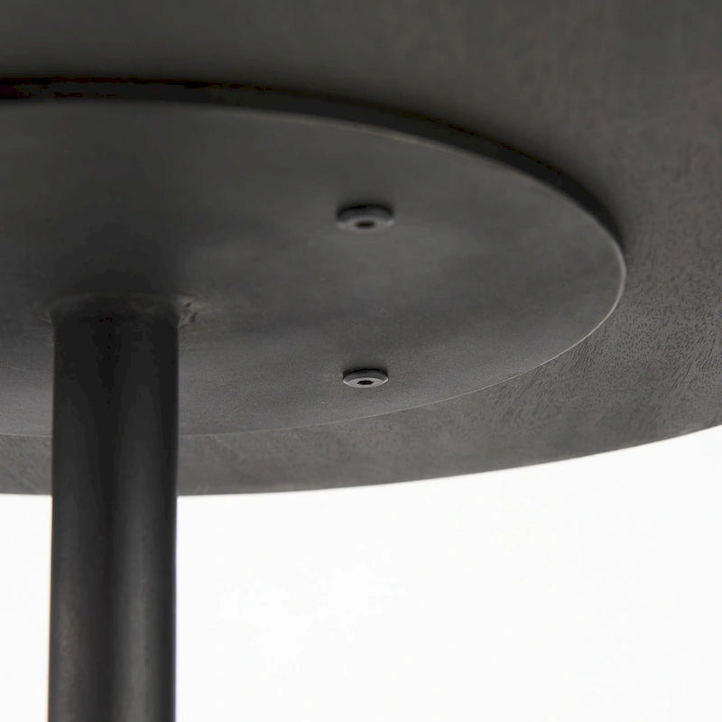 Table sur pied avec détails - 24 H x 20 L x 20 P