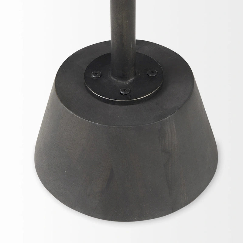 Table sur pied avec détails - 24 H x 20 L x 20 P