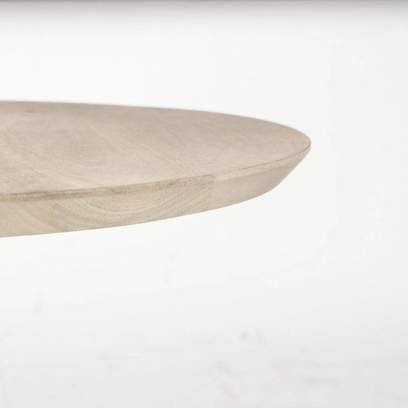 Table sur pied avec détails - 24 H x 20 L x 20 P